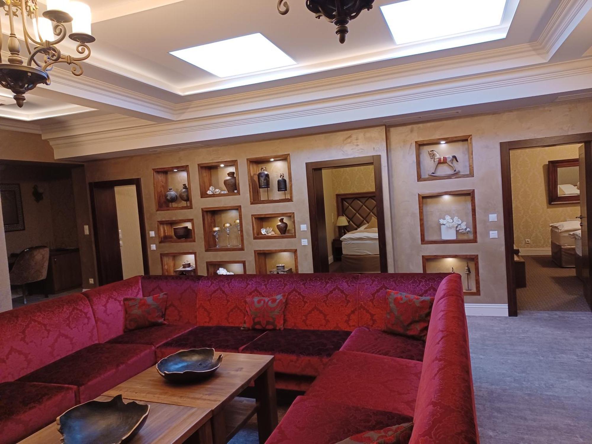 Hotel Dvorana Karlovy Vary Exterior photo