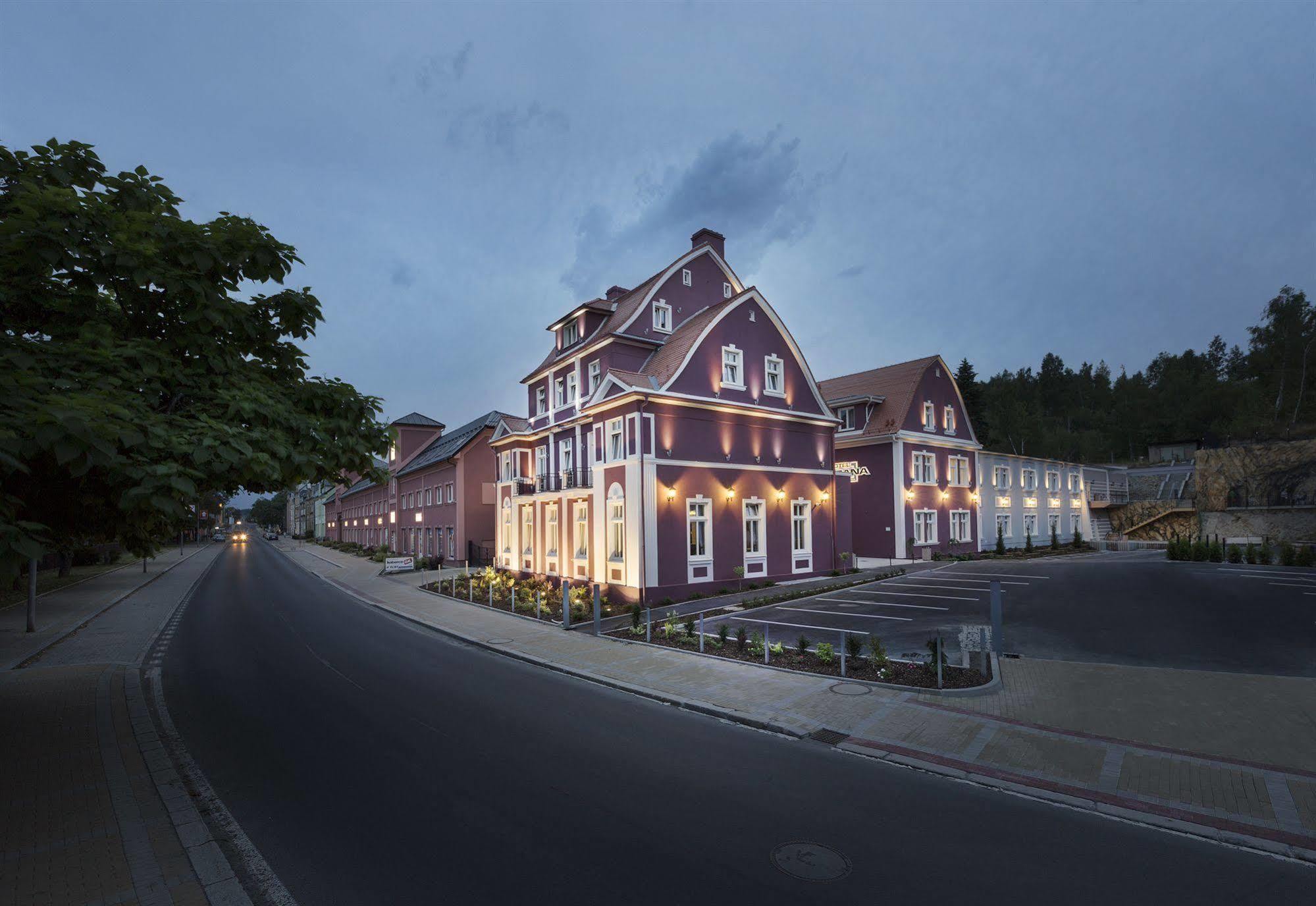 Hotel Dvorana Karlovy Vary Exterior photo