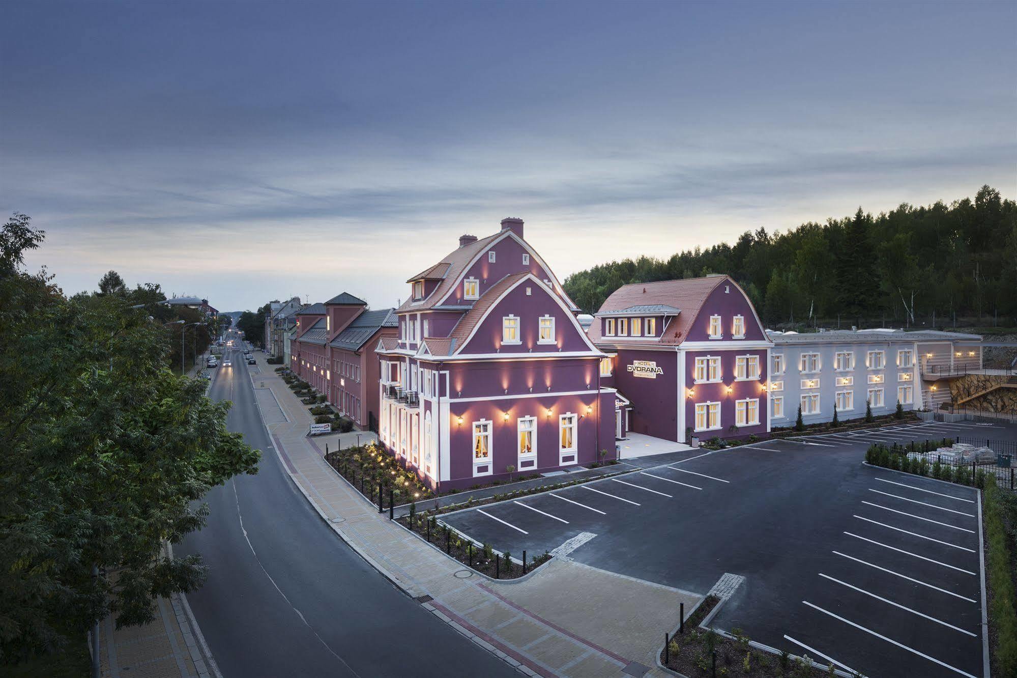 Hotel Dvorana Karlovy Vary Exterior photo